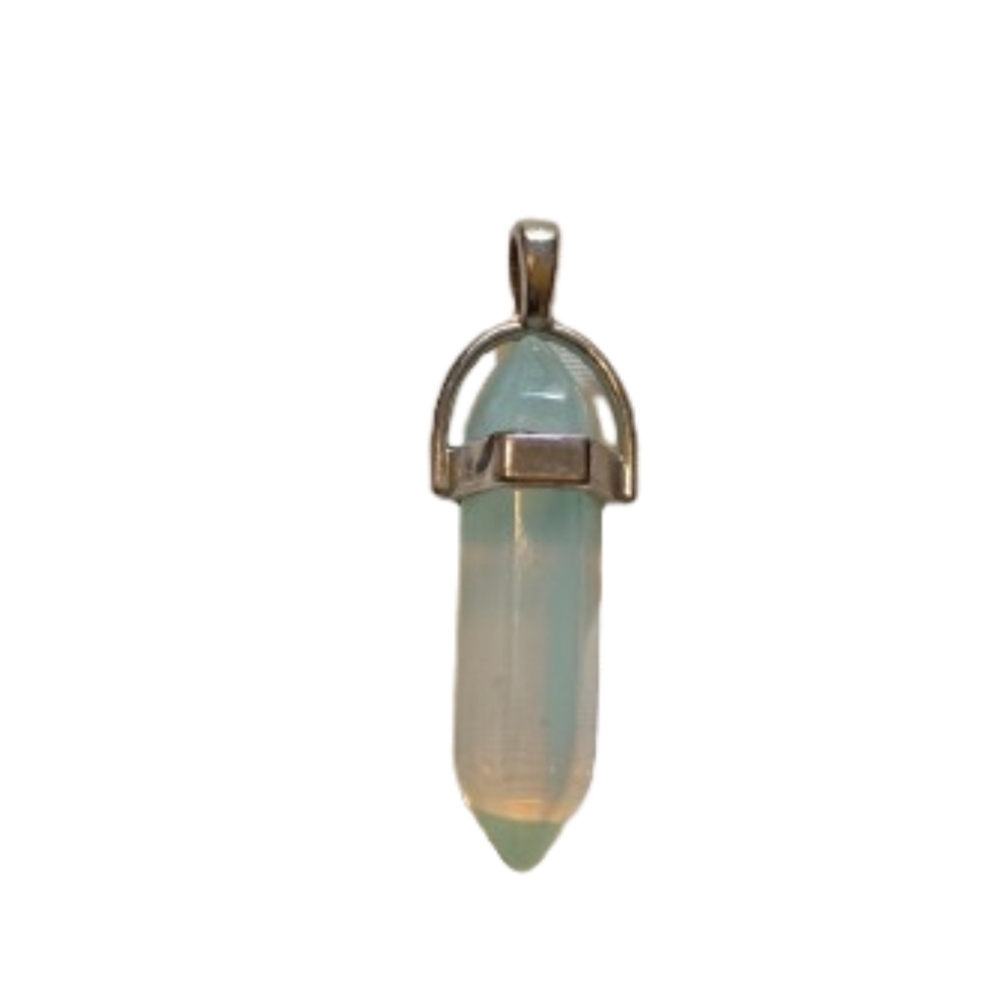 Crystal pendant With Green And Clear Opaque Tones‎